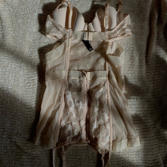 Vintage blush corset slip by Victoria’s Secret ✨ - Picture 3 of 8